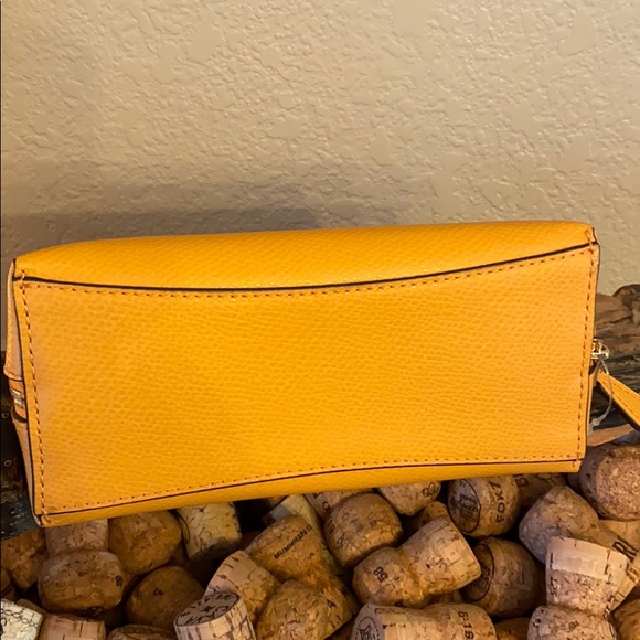 Coach Triangular shaped leather bag - Picture 5 of 7